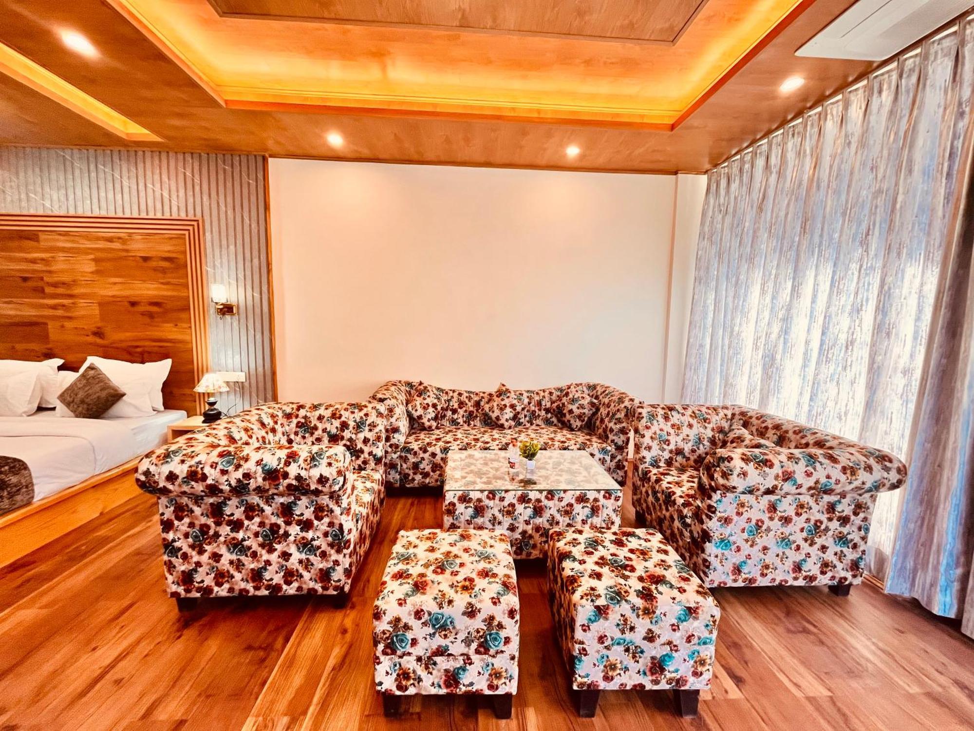 Naina Deventure Resort, Manali - Premium Rooms With Centrally Heated & Scenic View Exterior photo